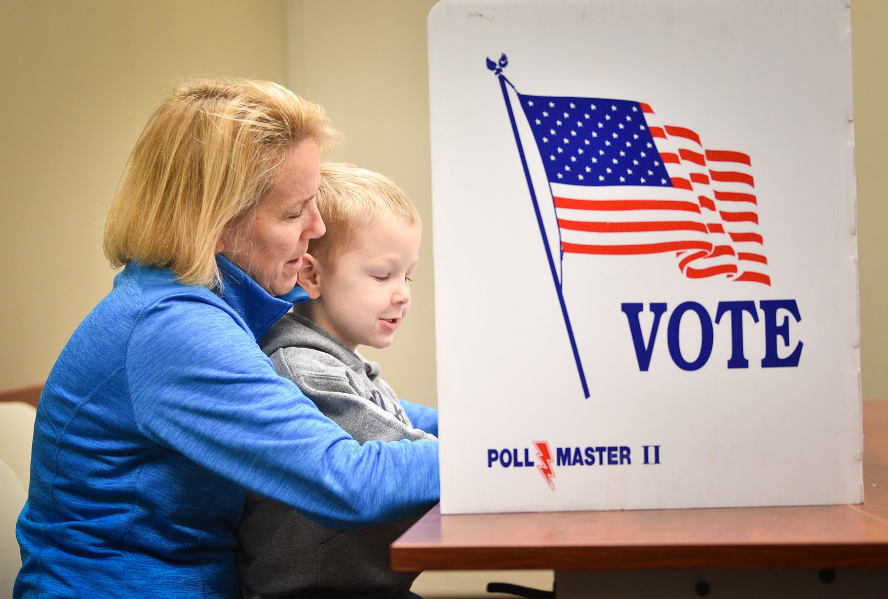 110519-voting-003a.JPG